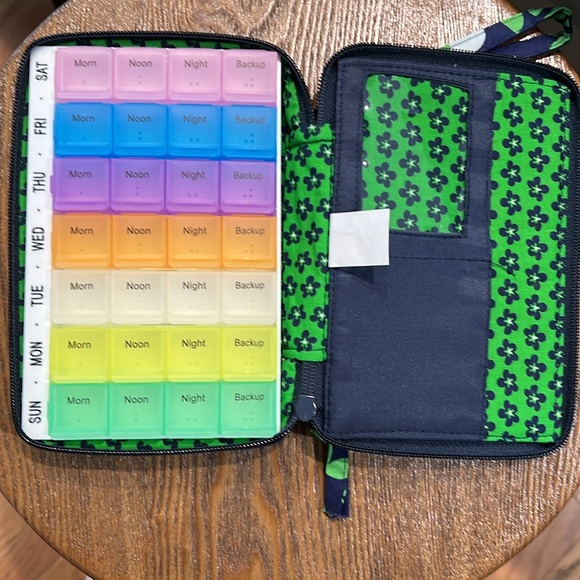Quilted travel pill organizer. - Picture 2 of 4